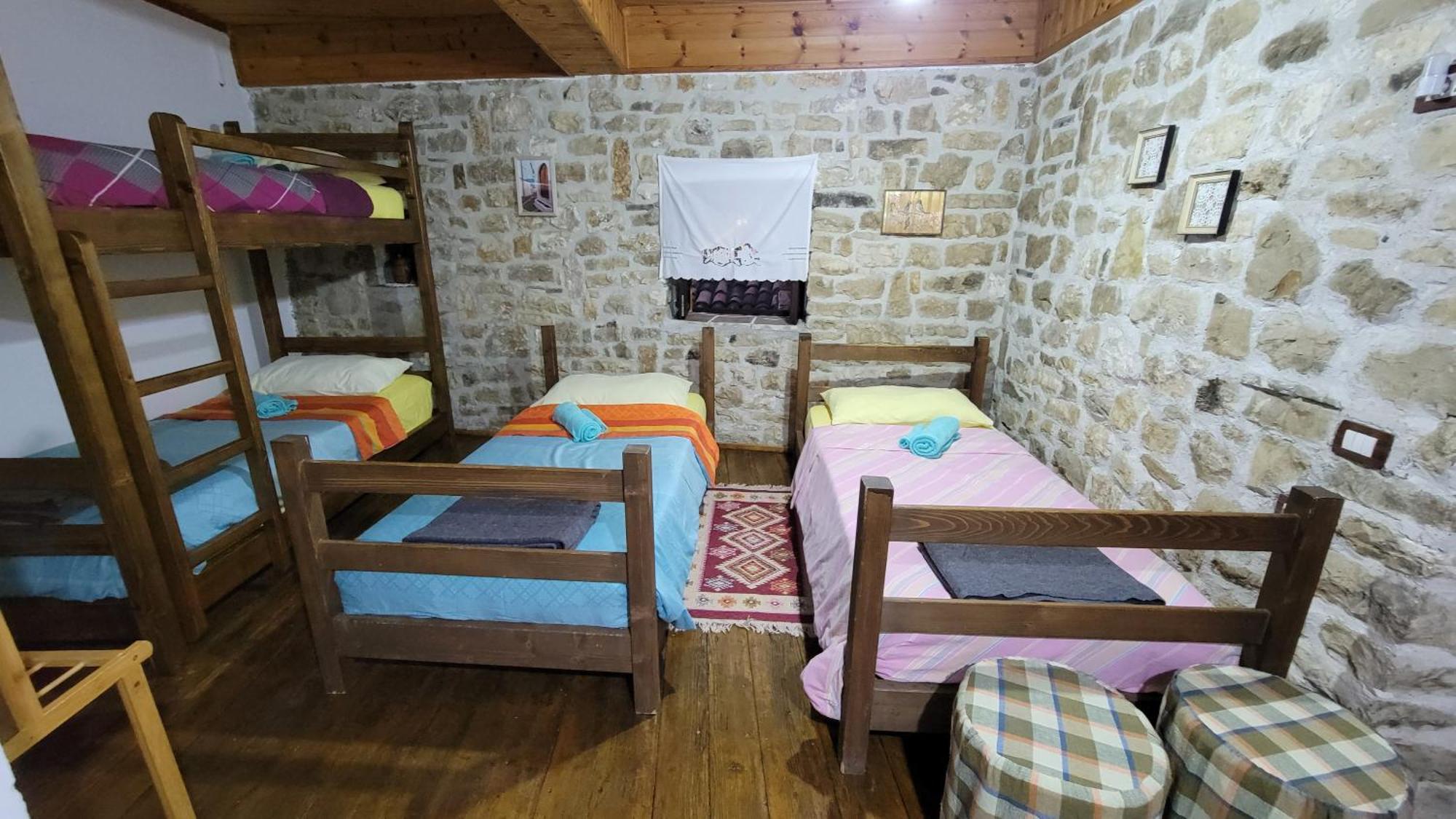 Guest House Mangalem Berat Eksteriør billede