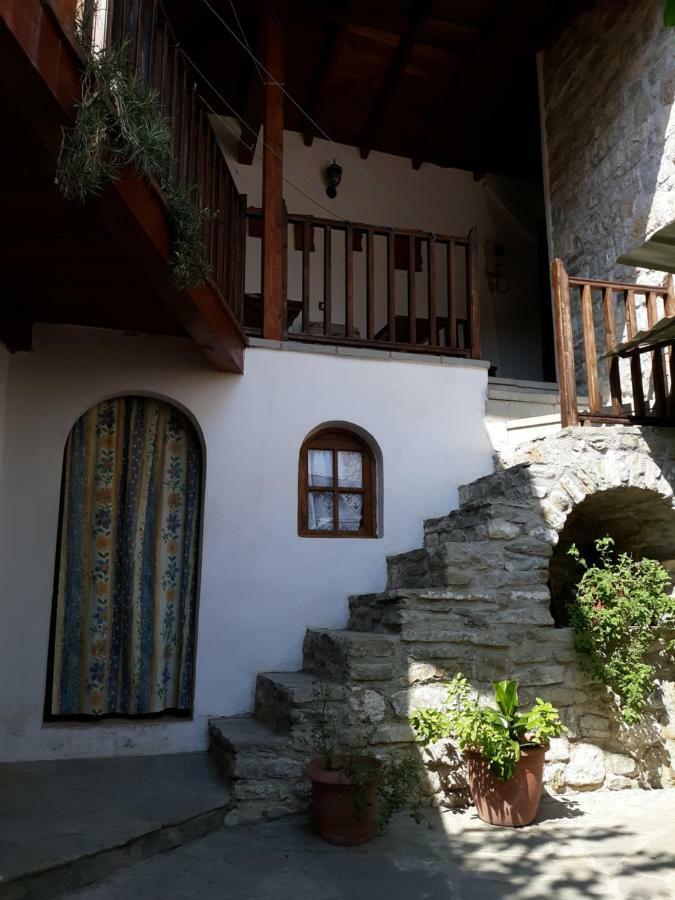 Guest House Mangalem Berat Eksteriør billede
